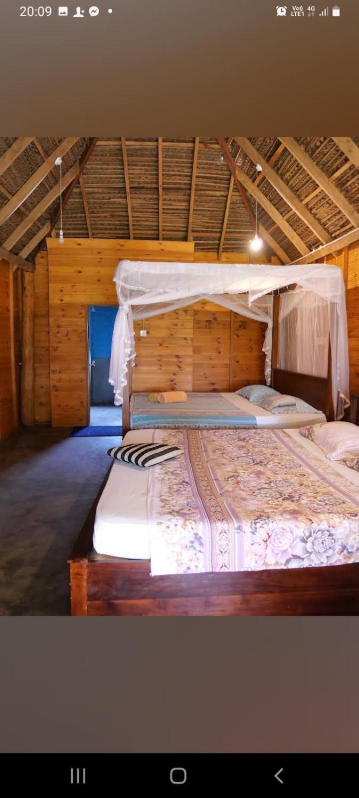 Vitamin Sea Beach Cabana & Hostel Nilaveli Bilik gambar